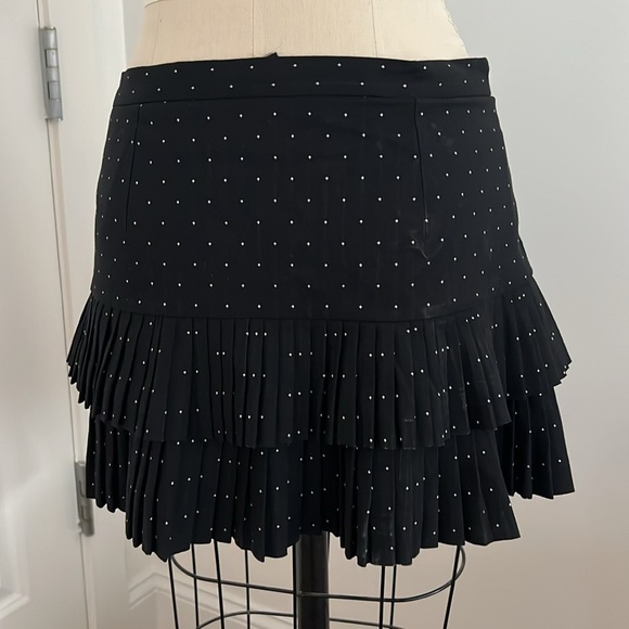 BCBGMaxAzria two tier pleated mini skirt, size 4. - Picture 3 of 7